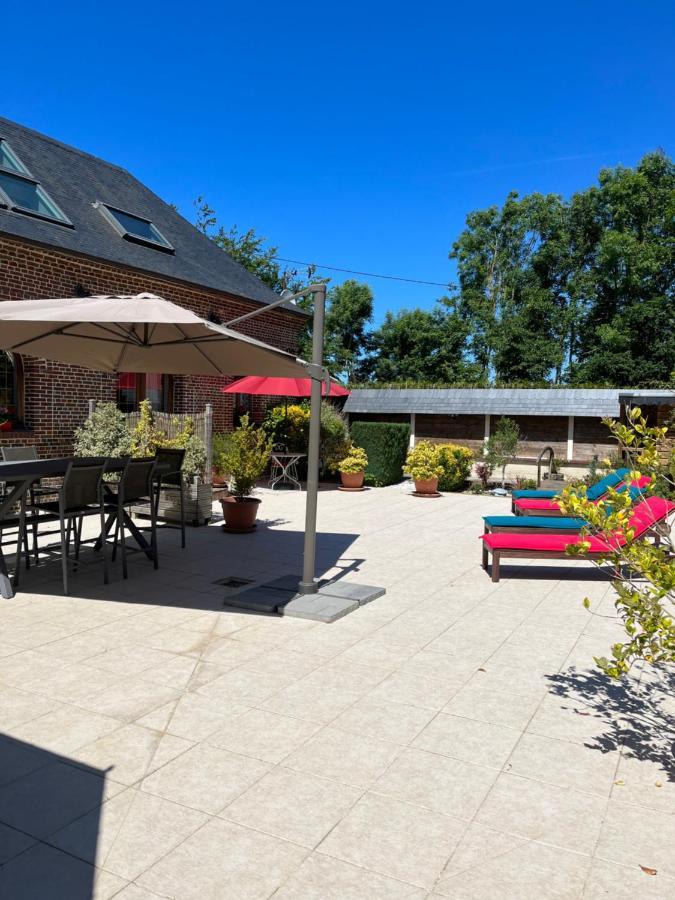 Le Jardin Des Roses Bed & Breakfast Gerponville Exterior photo
